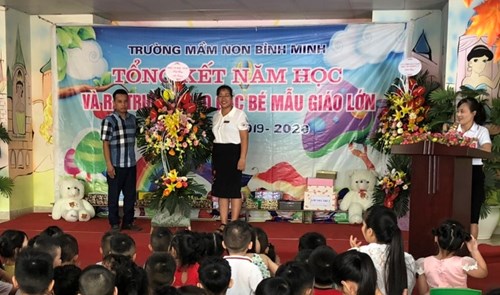Trường mầm non Bình Minh tổ chức lễ tổng kết năm học và ra trường cho các bé mẫu giáo lớn năm học 2019- 2020.
